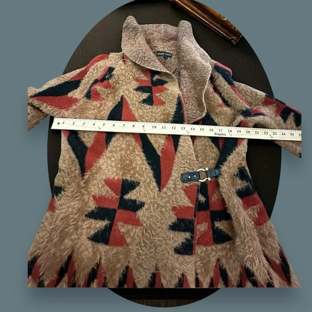 Black Rivet Aztec Southwestern Cozy Sweater Cardigan. Brown/Black/Red
Size: L - Picture 12 of 12
